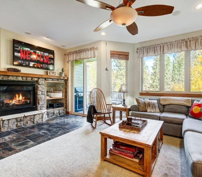 Telemark 4-Bedroom Townhome with hot tub and mountain views