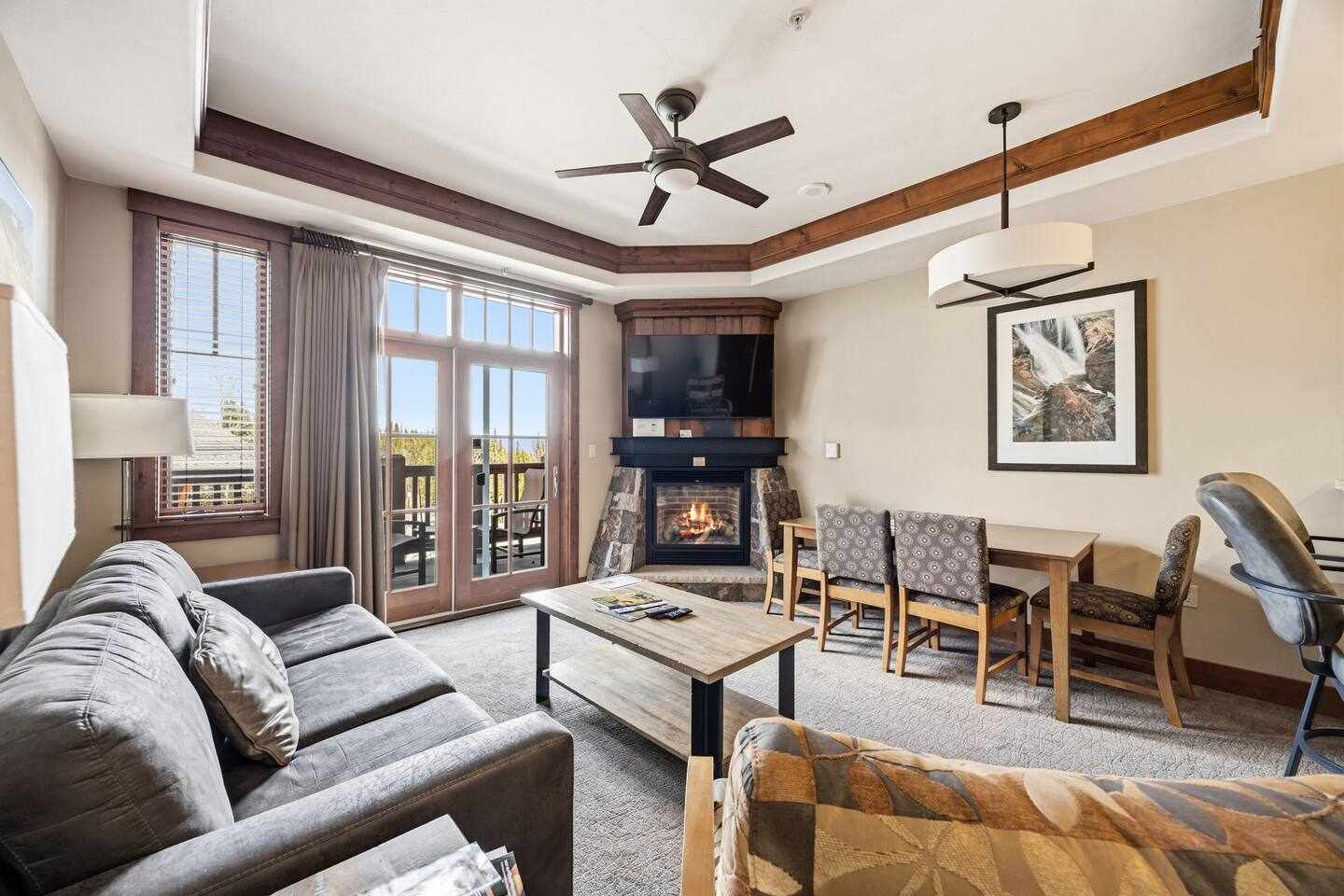 One Ski Hill 8102 Peak 8 Ski In Ski Out Resort Suite with Pool and Spa