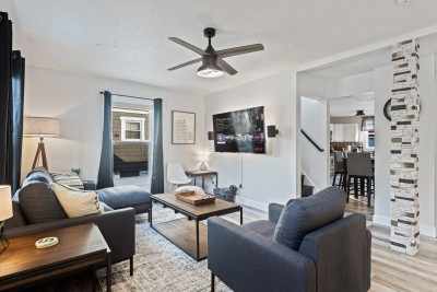 East Oakland Modern Stay Updated Lansing Home Near MSU and Downtown