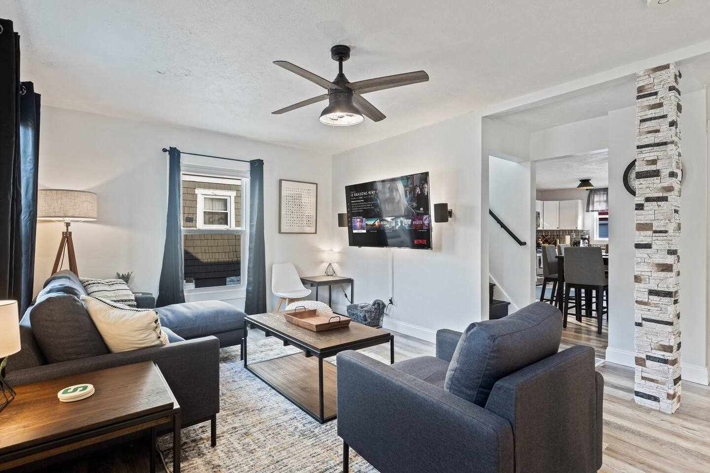 East Oakland Modern Stay Updated Lansing Home Near MSU and Downtown