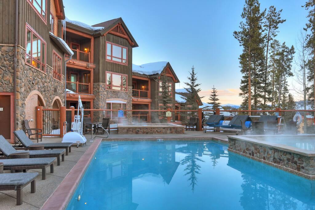 Shared pool and hot tubs at the building for Blue Sky 603