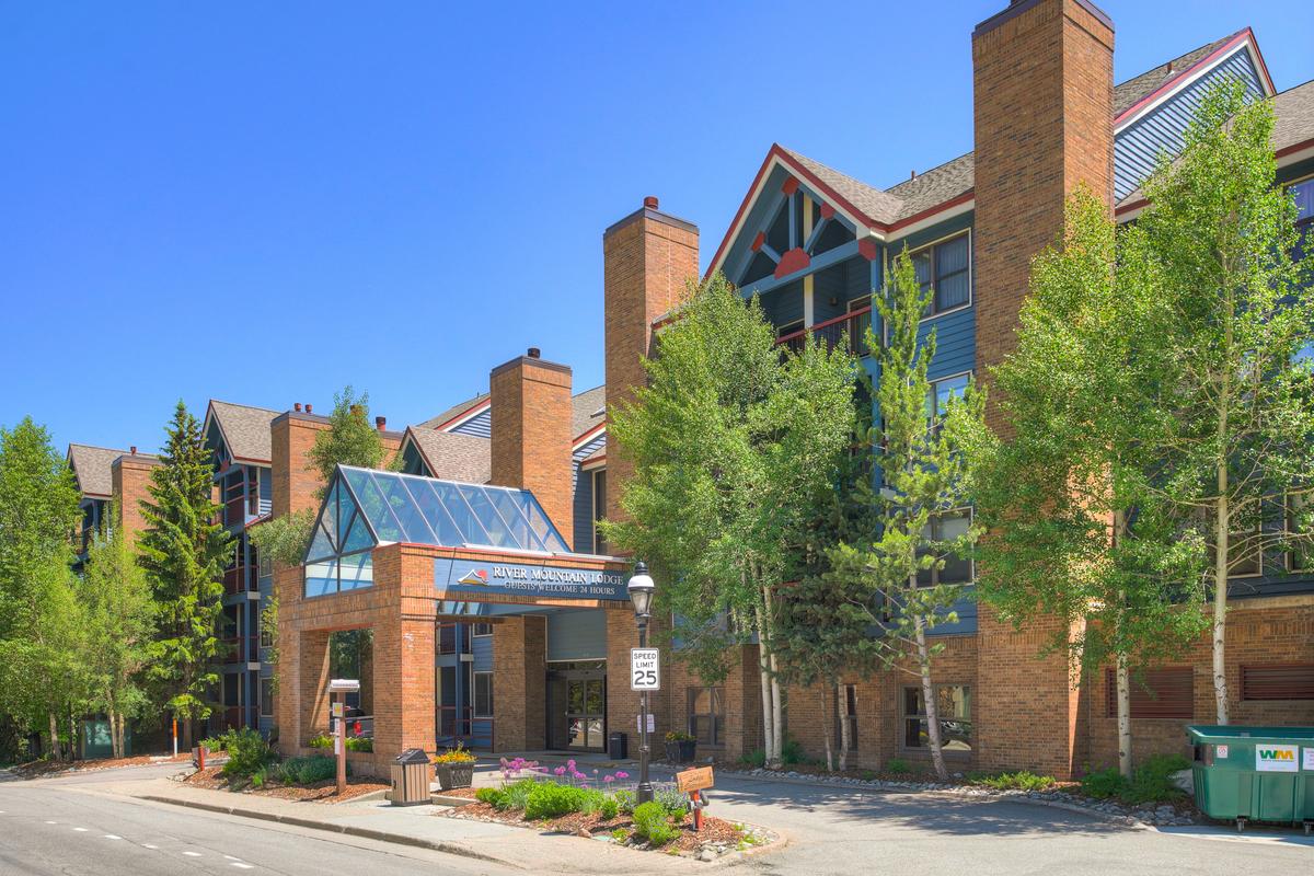 River Mountain Lodge