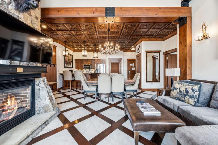 Peak Collection — One Ski Hill Place 8506