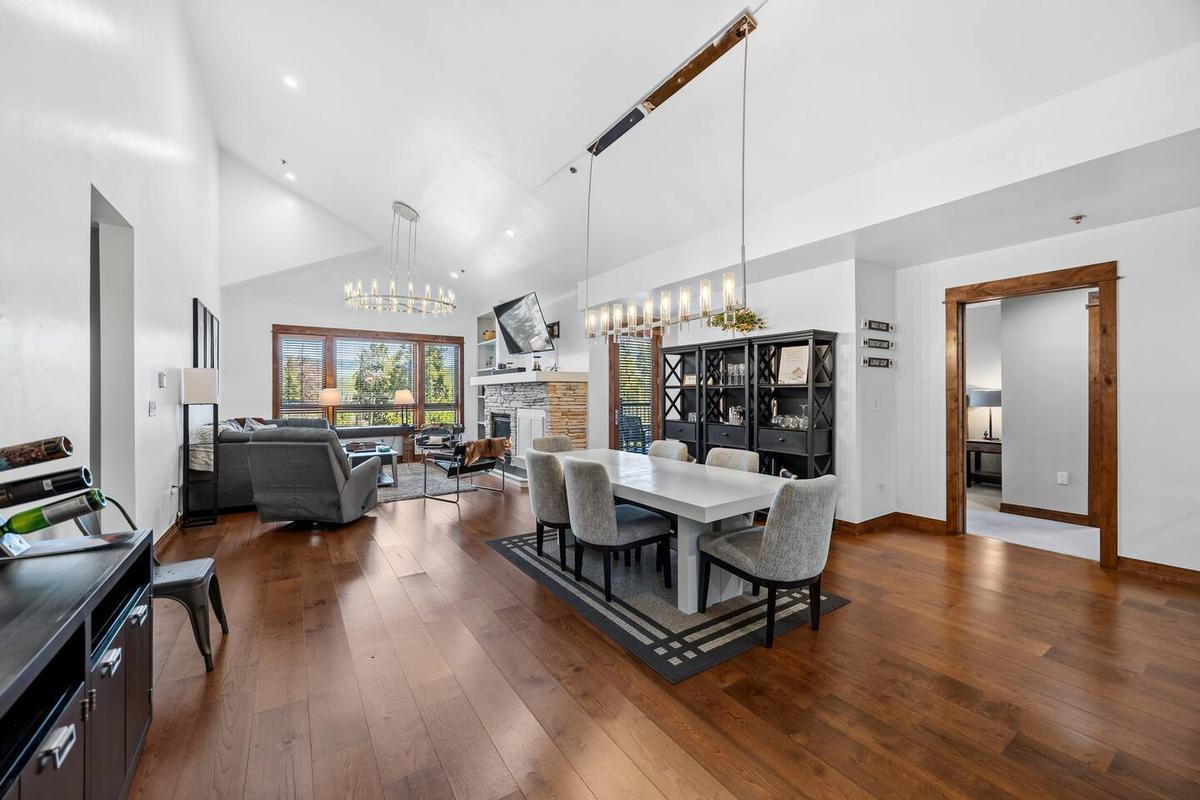Blue Sky 603 Luxury Ski In Ski Out Penthouse with Pool Hot Tubs and Resort Access — hero