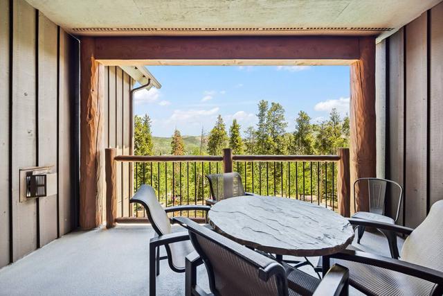 Blue Sky 603 Luxury Ski In Ski Out Penthouse with Pool Hot Tubs and Resort Access — 4