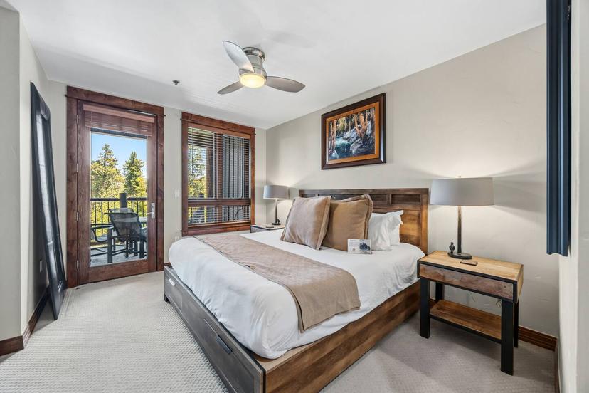 Blue Sky 603 Luxury Ski In Ski Out Penthouse with Pool Hot Tubs and Resort Access — 3