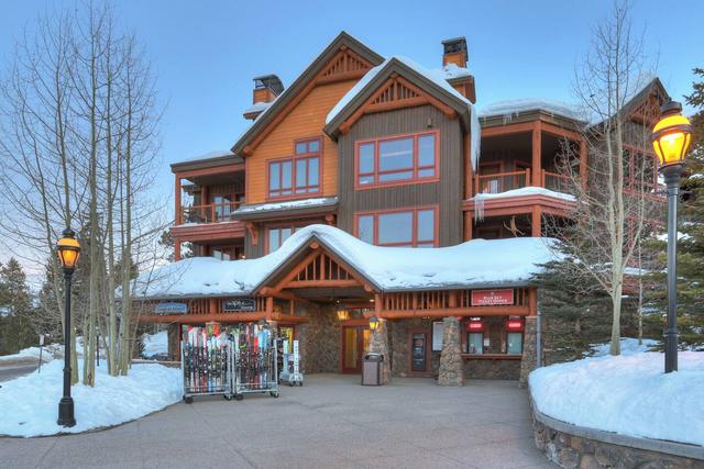 Blue Sky 603 Luxury Ski In Ski Out Penthouse with Pool Hot Tubs and Resort Access — 5
