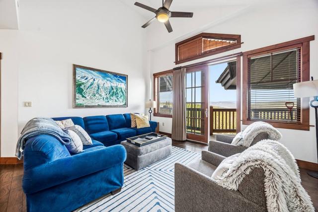 One Ski Hill 8502 Peak 8 Ski In Ski Out Penthouse with Spa Pool and Mountain Views — 3