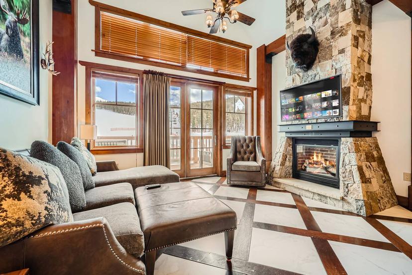 One Ski Hill 8506 Peak 8 Luxury Ski In Ski Out Slope Side Penthouse Near Gondola — 1