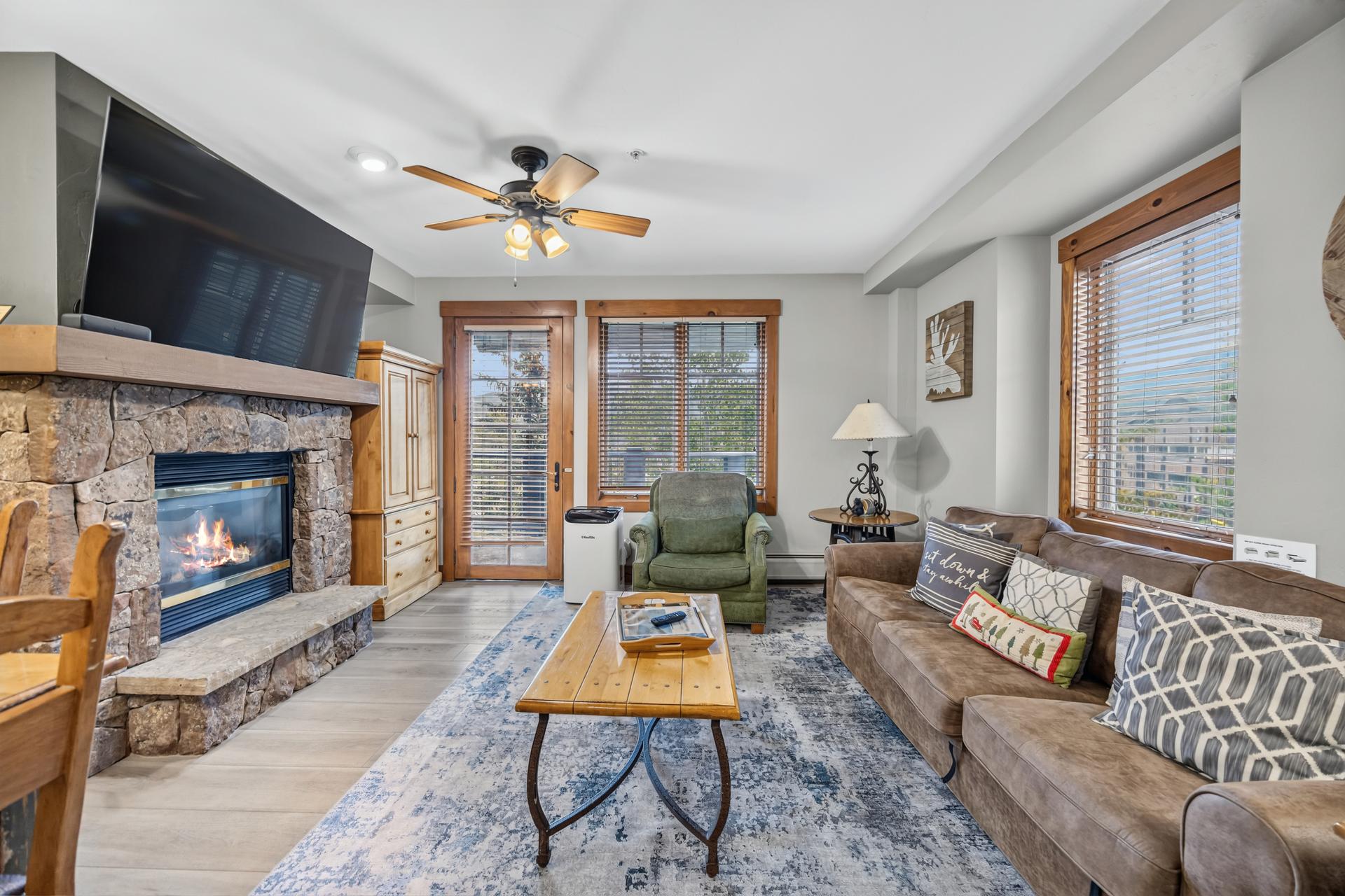 Mountain Thunder 1215 Luxury Corner Suite Steps to Gondola and Main Street  view 4