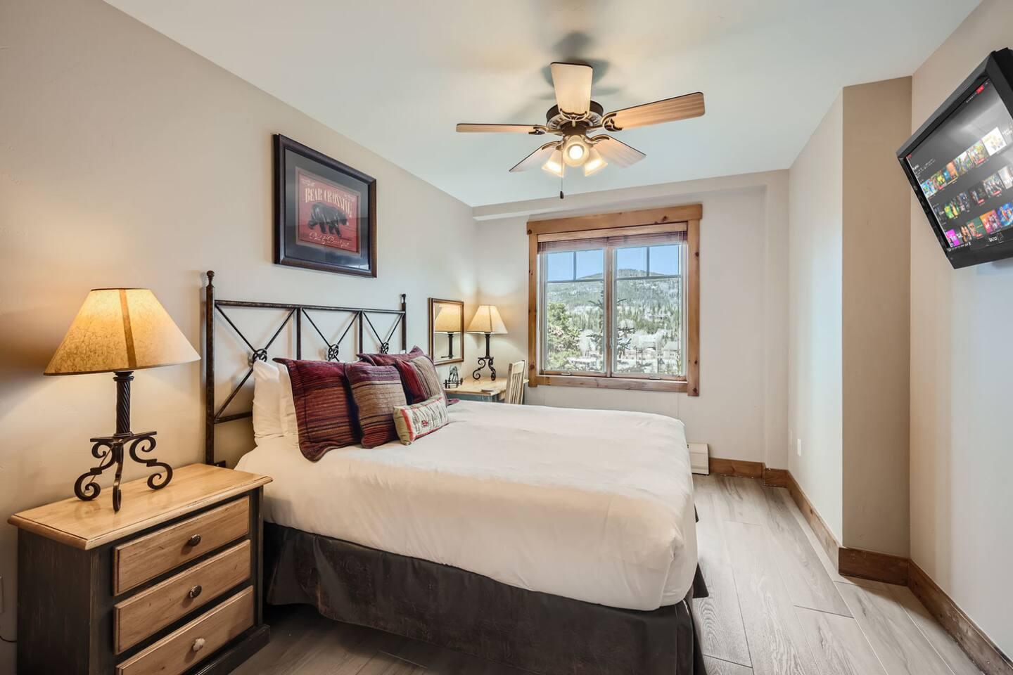 Mountain Thunder 1215 Luxury Corner Suite Steps to Gondola and Main Street  view 3