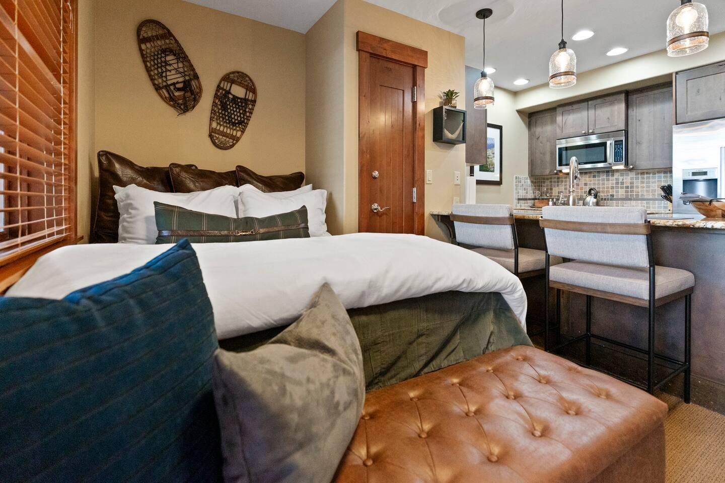 One Ski Hill 8203 Peak 8 Ski In Ski Out Studio Near Gondola and Resort Amenities view 2