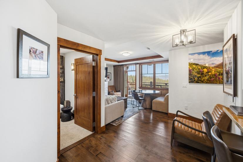 One Ski Hill 8312 Peak 8 Ski In Ski Out Luxury Suite with Bowling Alley Access — 3