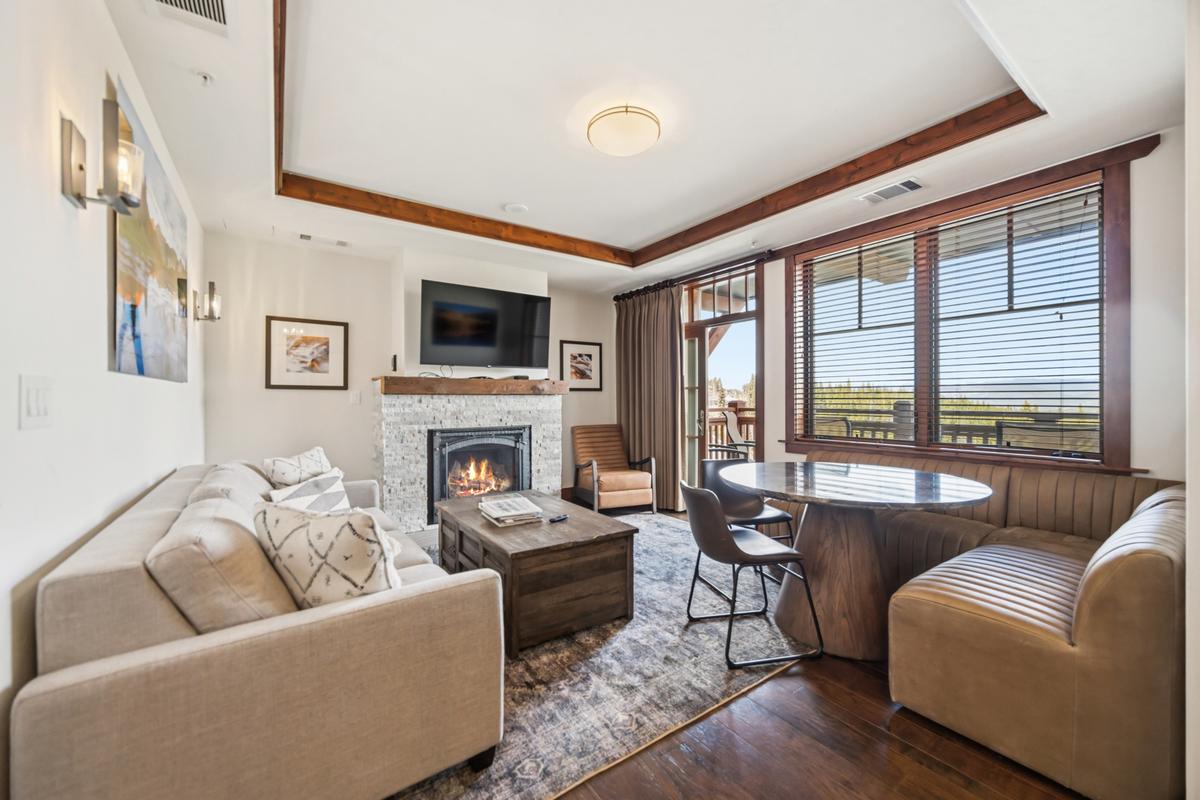 One Ski Hill 8312 Peak 8 Ski In Ski Out Luxury Suite with Bowling Alley Access — hero