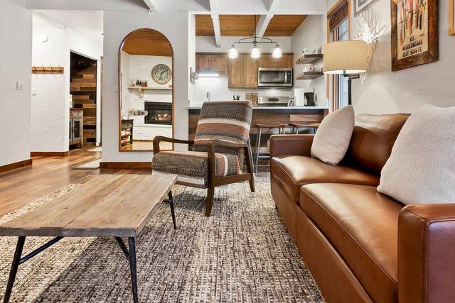 Modern 1BR Walk to Peak 9 Lifts — 2