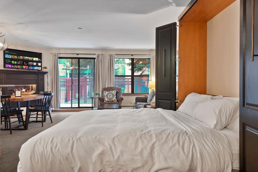River Mountain Lodge Studio — 6