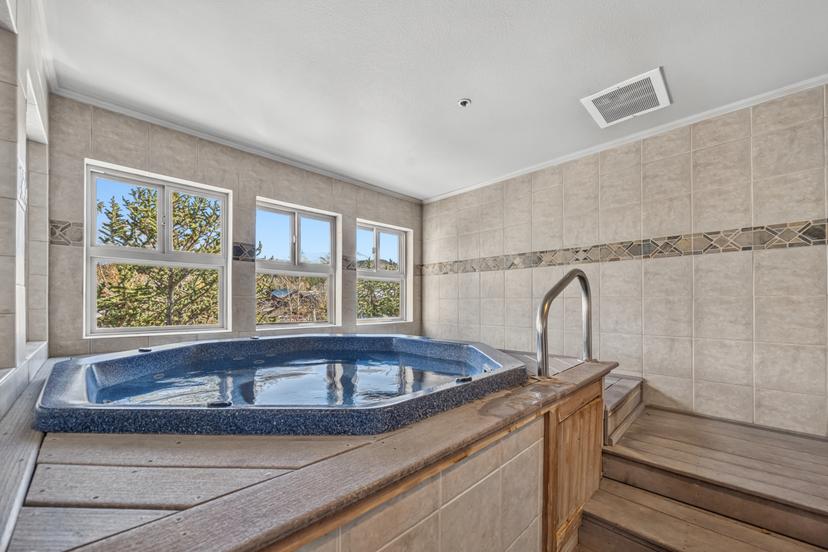 River Mountain Lodge Studio — 4