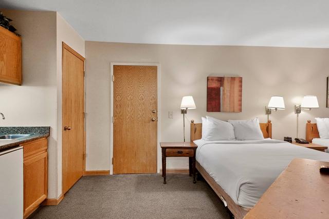 River Mountain Lodge Studio — 4