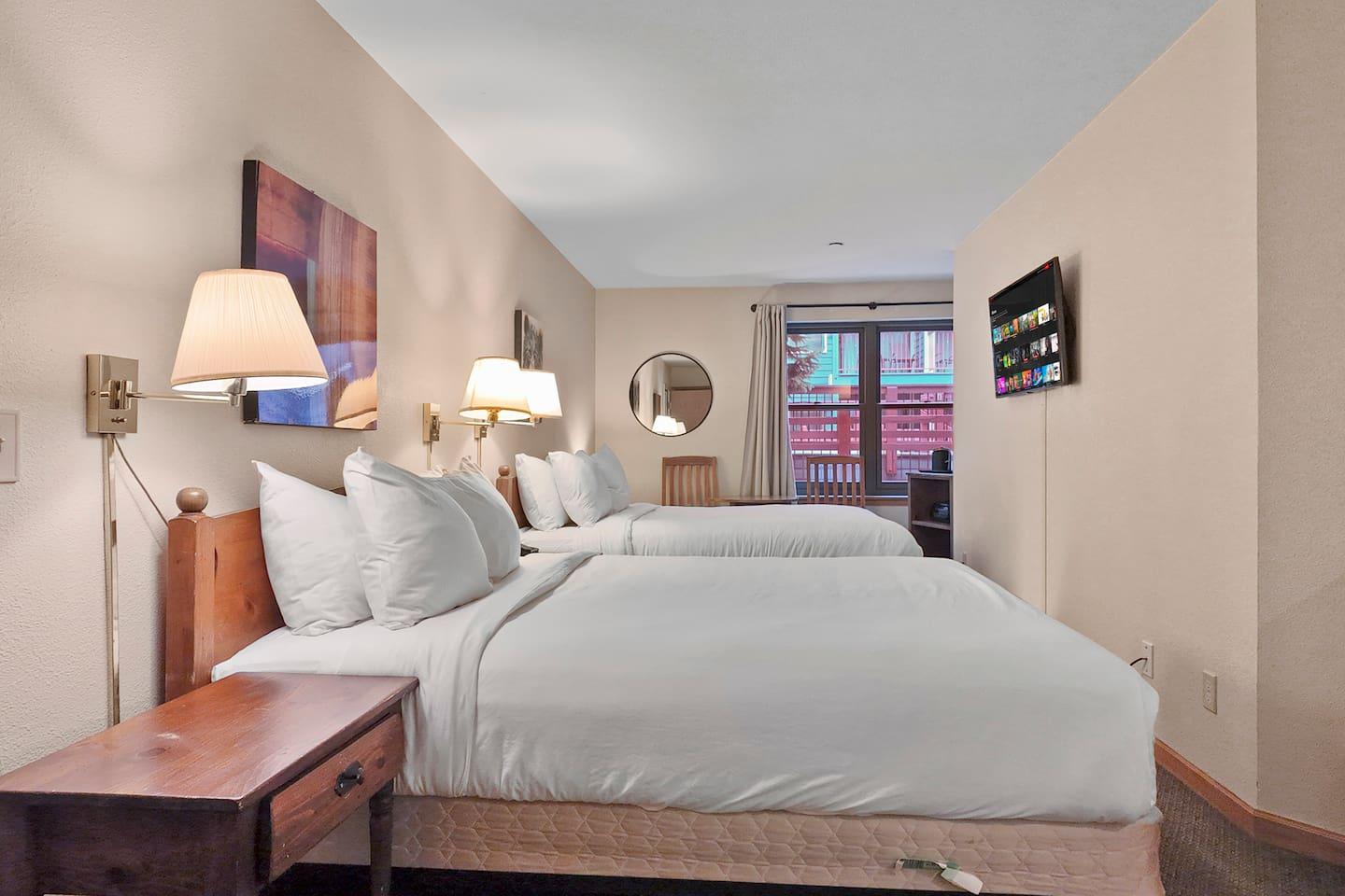 Breckenridge Dual-Suite | Pool, Parking & Gondola view 3