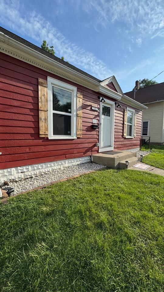 East Oakland Modern Stay Updated Lansing Home Near MSU and Downtown — 3
