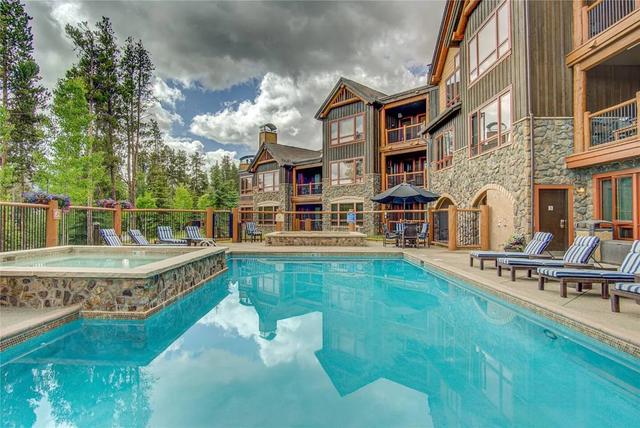 Blue Sky 603 Luxury Ski In Ski Out Penthouse with Pool Hot Tubs and Resort Access — 2