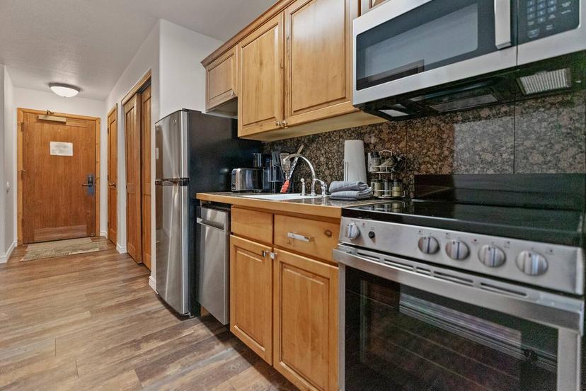 Tyra 104 Ski In Ski Out Condo at Snowflake Lift Close to Main Street and Trails — 5