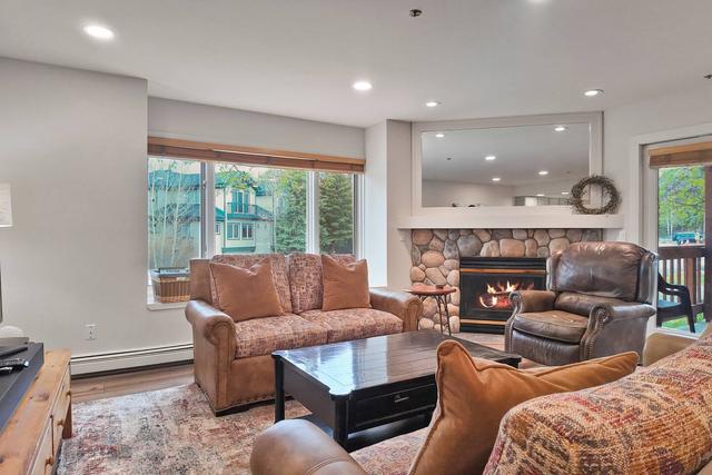 Tyra Grand 7 Bedroom Lodge Ski In Ski Out at Snowflake Lift Walk to Main Street — 2