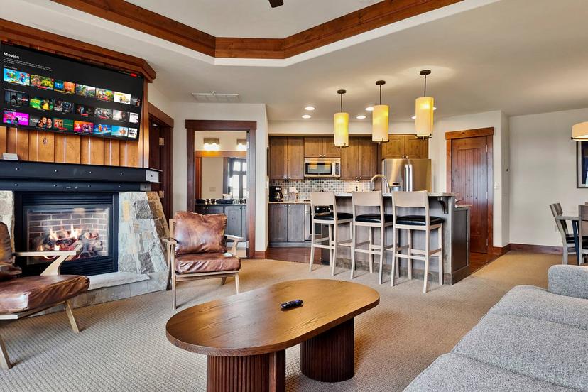 One Ski Hill 8402 Peak 8 Luxury Ski In Ski Out Condo Suite with Resort Amenities — 6