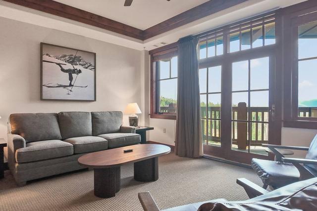 One Ski Hill 8402 Peak 8 Luxury Ski In Ski Out Condo Suite with Resort Amenities — 5