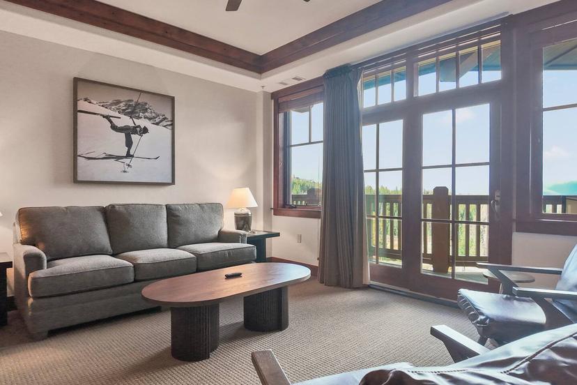 One Ski Hill 8402 Peak 8 Luxury Ski In Ski Out Condo Suite with Resort Amenities — 5