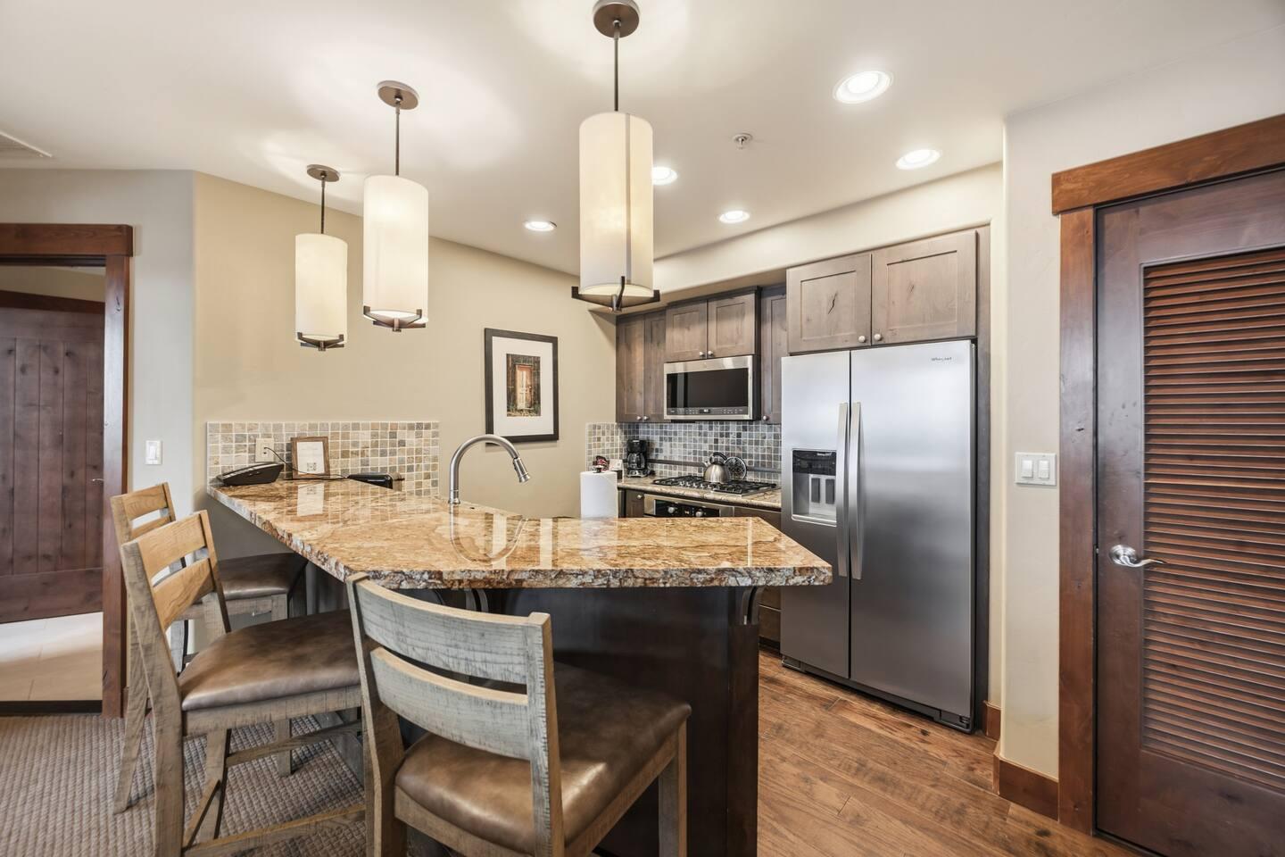 One Ski Hill 8407 Peak 8 Air Conditioned 2BR Slopeside Residence view 3