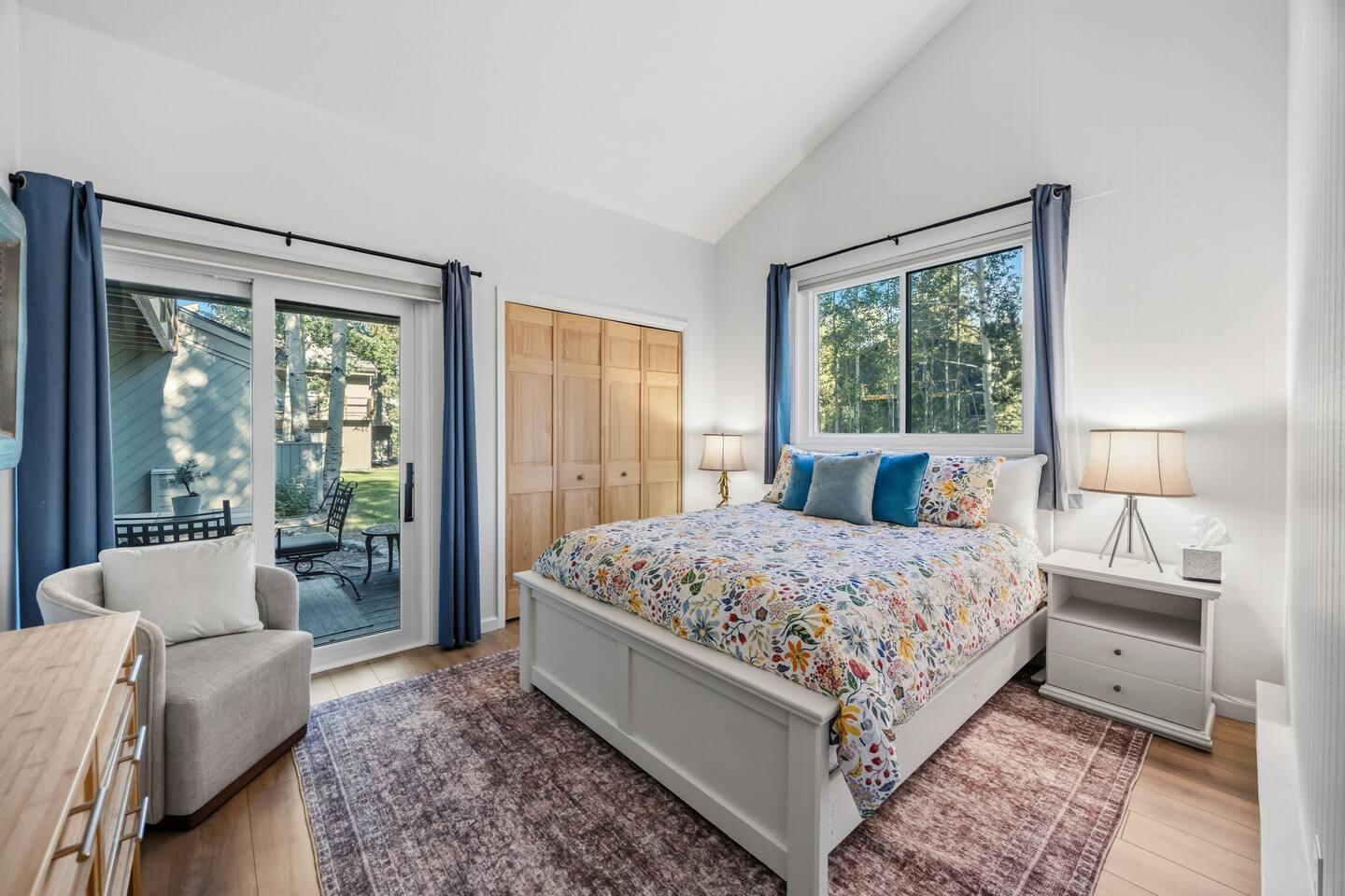 Keystone 3BR | Golf course, lake, pool & hot tub view 4