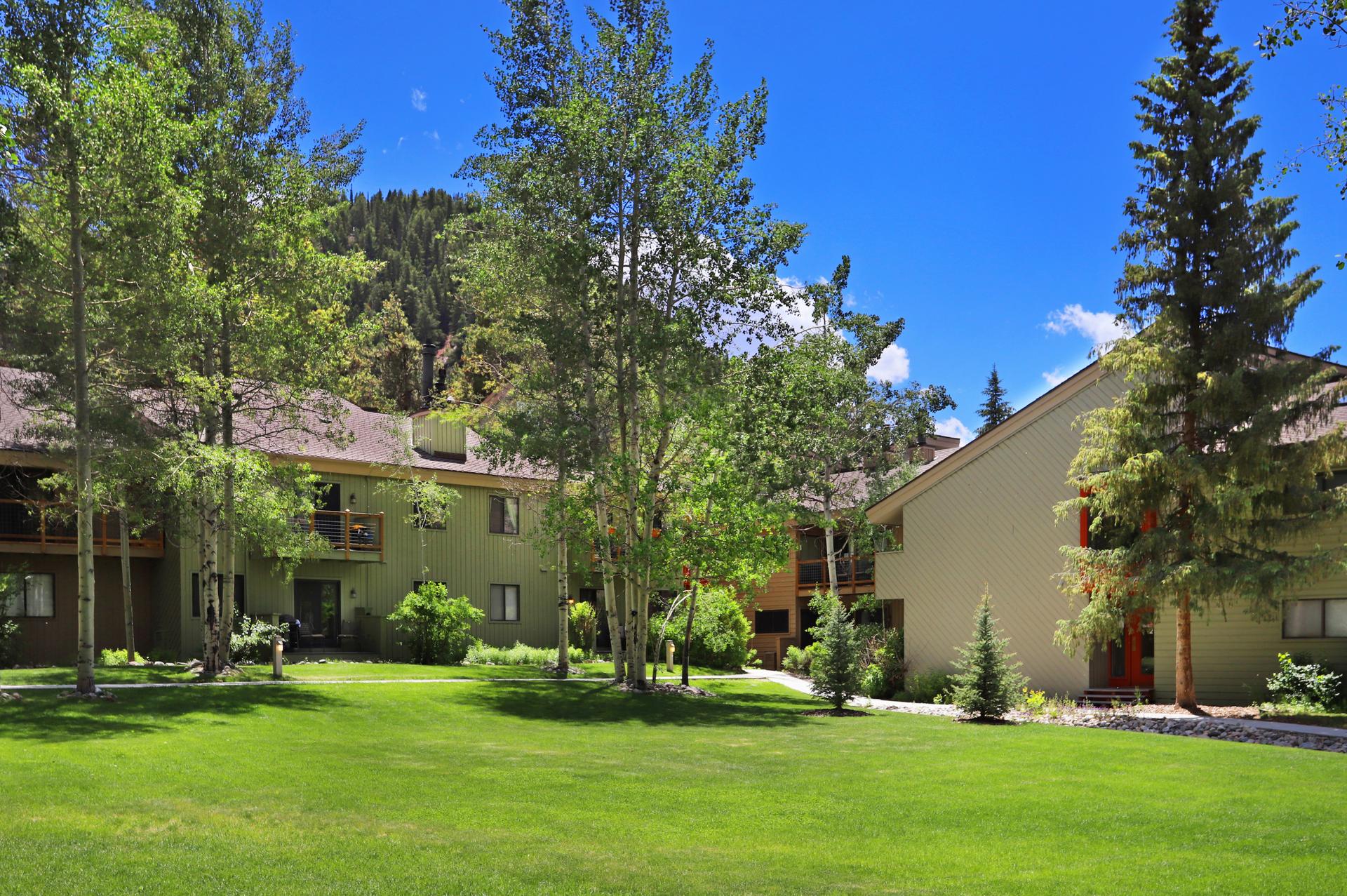 Keystone studio suite | Pool, hot tub & ski access view 2